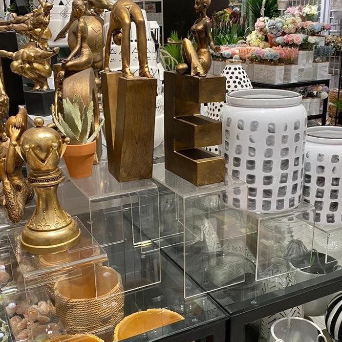 

Akrilik Stand untuk tanaman/ pajangan (20x15)(5mm)(bening)