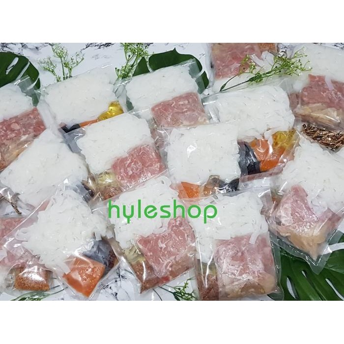 

Ready JT KWETIAU GORENG SAPI PONTIANAK FROZEN PACK INSTANT