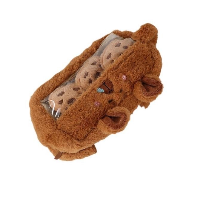 

KOTAK PENSIL CAPYBARA UKURAN BESAR FREE 3 PIN BONEKA CAPYBARA BAHAN BULU HALUS ALAT TULIS