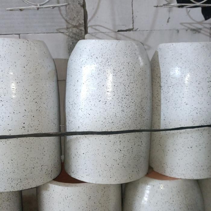Pot Gerabah Teracota Putih Kode 872