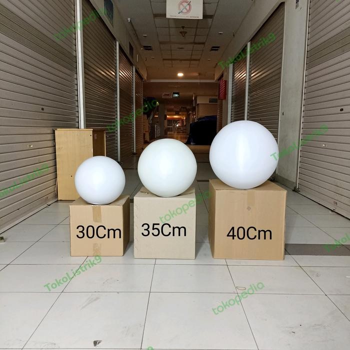 LAMPU TAMAN BULAT POLYTHELINE/ POLYTHYLENE/POLYTELEN DIAMETER 40CM