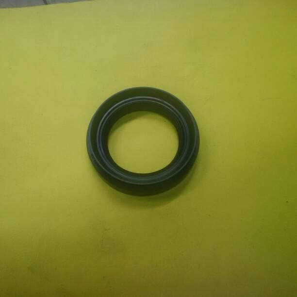 Oli Seal Inner Mitsubishi Galant V6 / V6-24 Kode 076