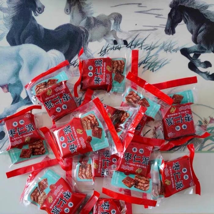

Kurma Merah Berisi Kismis Walnut 250 Gr