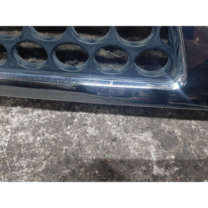 Grill Nissan Terrano Spirit Bekas