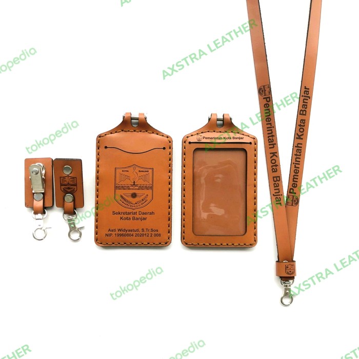 

Name Tag ID Card Holder Kulit Asli Garut Single Besi Termurah Kode 1380
