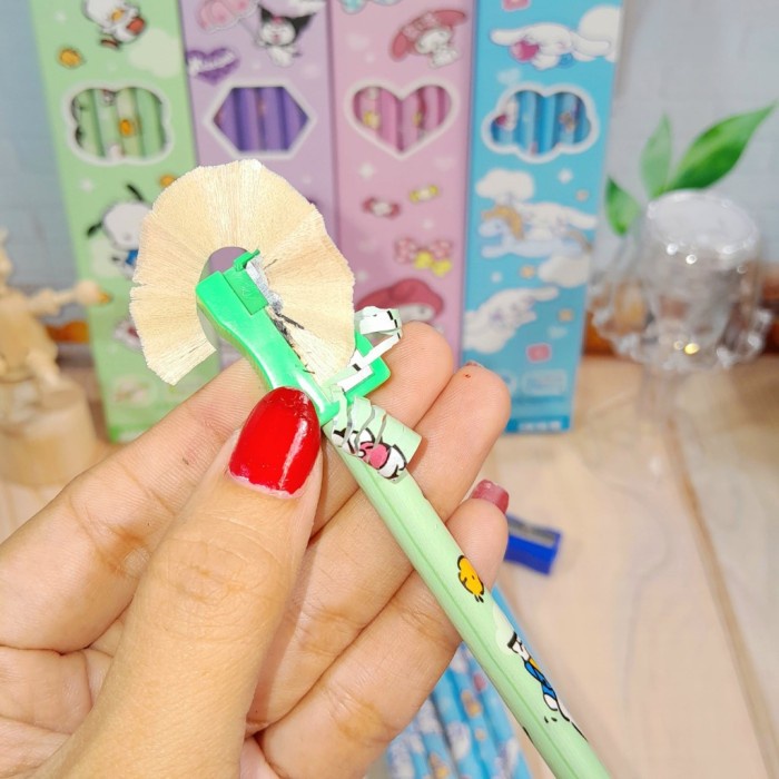 

TERMURAH Pensil 2B Sanrio 1 Pack isi 12 Pcs FREE Serutan Melody Kuromi TERMURAH / Pensil Batang