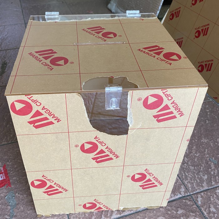 

Acrylic/Akrilik Kotak Saran / Undian 3Mm Ukuran 40X40X40 Cm