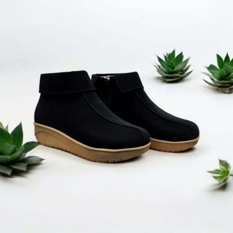 Diskon Spesial  Lrc523 Sepatu Boots Cewe Sepatu Boots Wanita Korea Sepatu Kerja Wanita Shoes