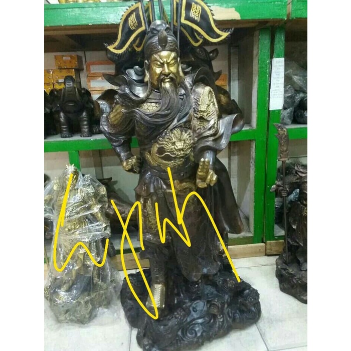 Patung Dewa Kwan Kong