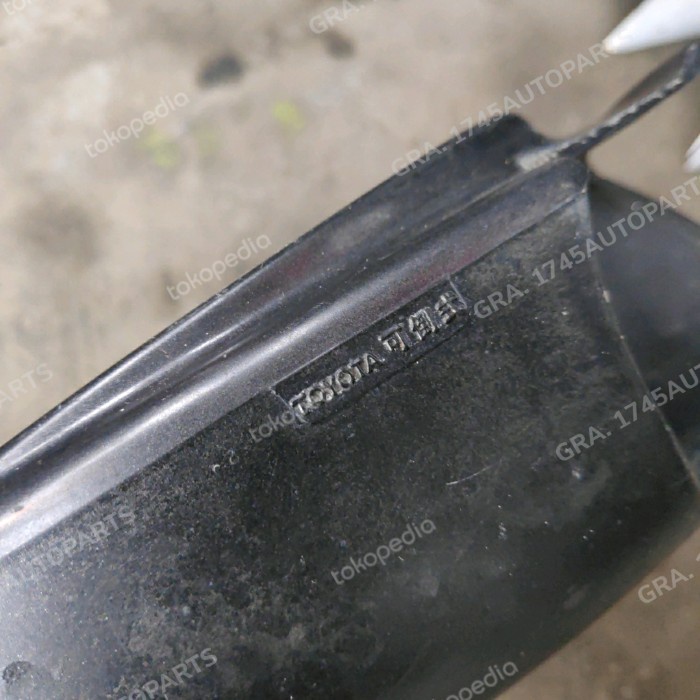 Cover Batok Spion Kiri Toyota Corona Absolute Bekas