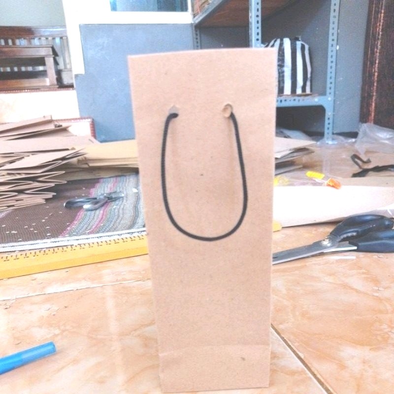 

Paper Bag Coklat Polos Ukuran 6x6x17 (paket 12pcs) |Tas Kertas |Tas Kado |Tas Souvenir |Paper bag Hampers