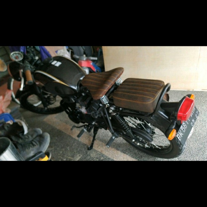 jok motor double seat for kawasaki w175 dan estrella + tas motor kanan