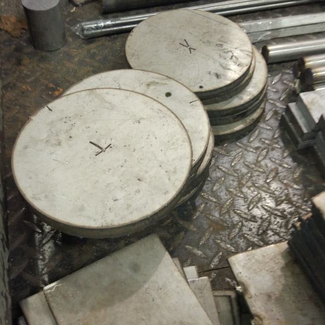 plat bulat stainless 304 tebal 6mm diameter 110mm