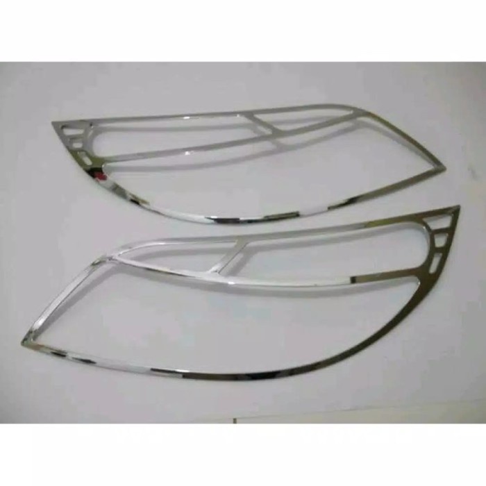 Garnish Lampu Depan Mobil Rush / Terios Lama 2012 - 2013 Chrome