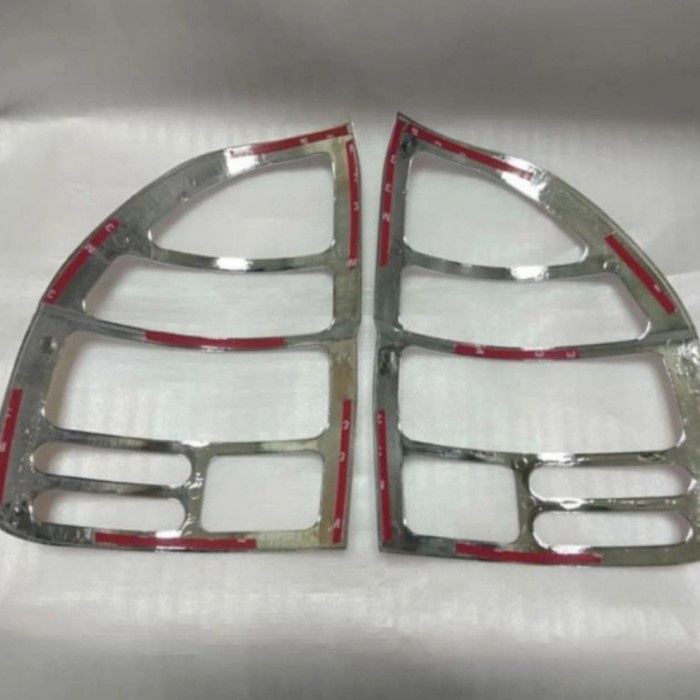 Garnish Lampu Belakang Isuzu New Panther Tahun 2001-2012