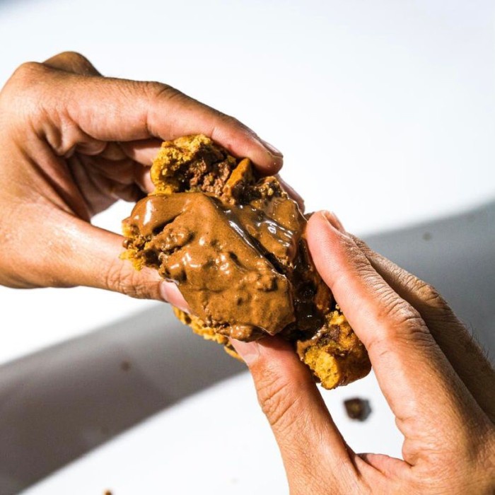 

Ready Stok" Pipiltin Cocoa Baked Chocolate - Cookie Dough Original Chunky