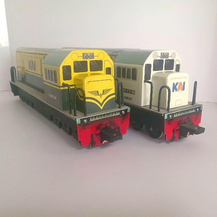 terbaru  mainan kereta lokomotif model cc201 vintage/garis biru - toy ready