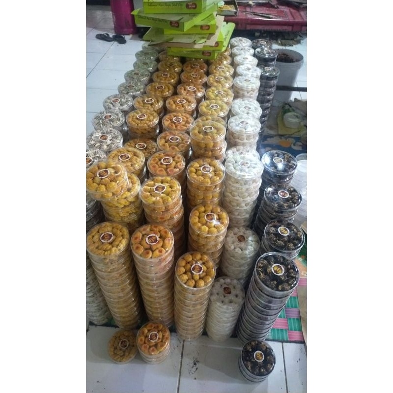 

CUCI GUDANG Top Cookies Paket Lebaran