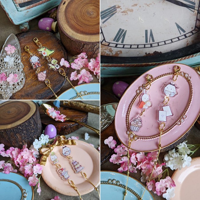 

Terlaris JT Back to Wonderland Acrylic Mask Chain - Jasmine Tease kalung masker SALE