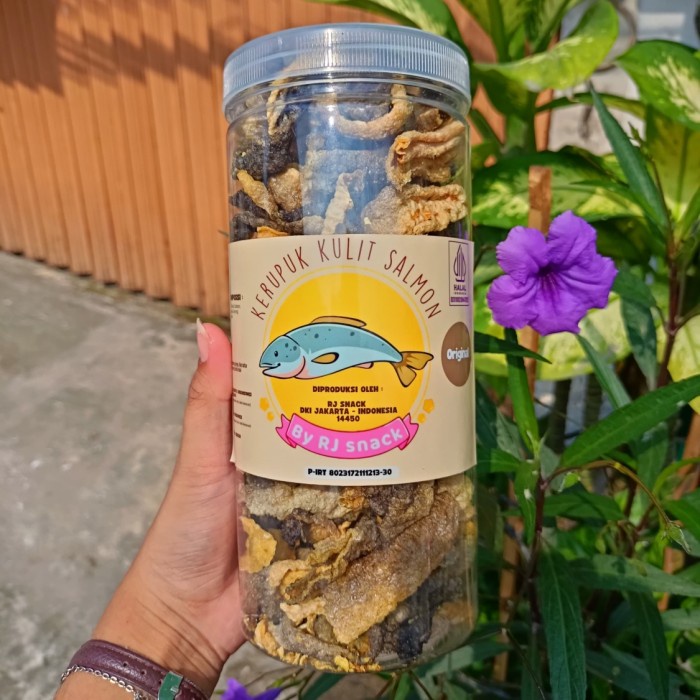 

SALE !!! KERUPUK KULIT IKAN SALMON CEMILAN CRUNCHY KEMASAN TOPLES BESAR ORIGINAL READYY