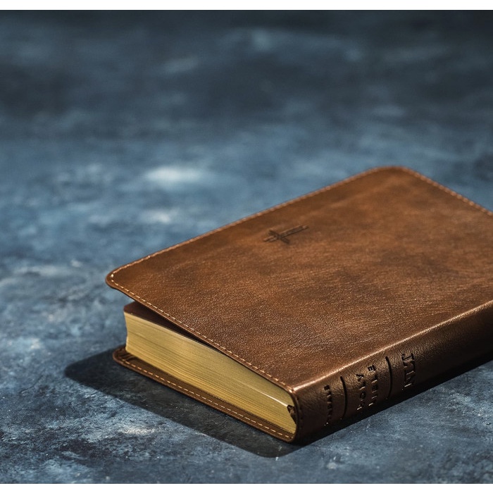 

Nlt Compact Bible, Filament Enabled Edition