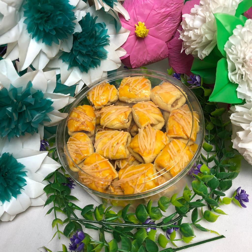 

Kue Kering nastar Lipat Keju wisman Isi 250 gram toping keju Nanas homemade termurah / kue lebaran
