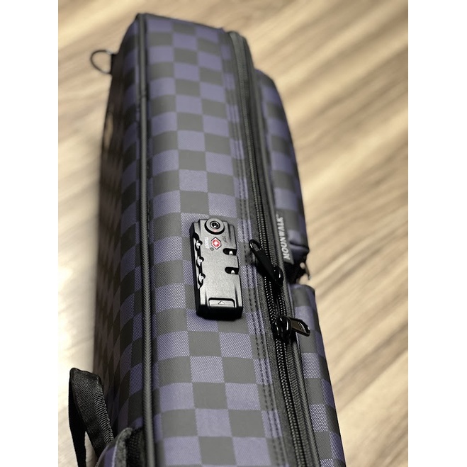 MOONWALK STAGE EG1200 PREMIUM AEROCASE GIGBAG FOR GUITAR IN CHECKERED PURPLE