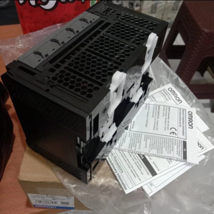 PLC OMRON NX1P2-9024DT