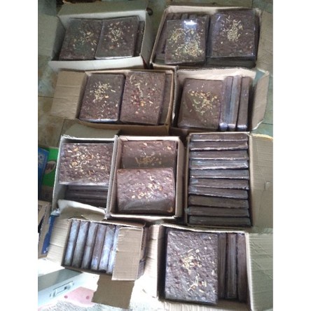 SALE  COKLAT BLOK SILVERQUEEN 1KG COKELAT KILOAN MIX MILK DELFI ISI KACANG MEDE READYY