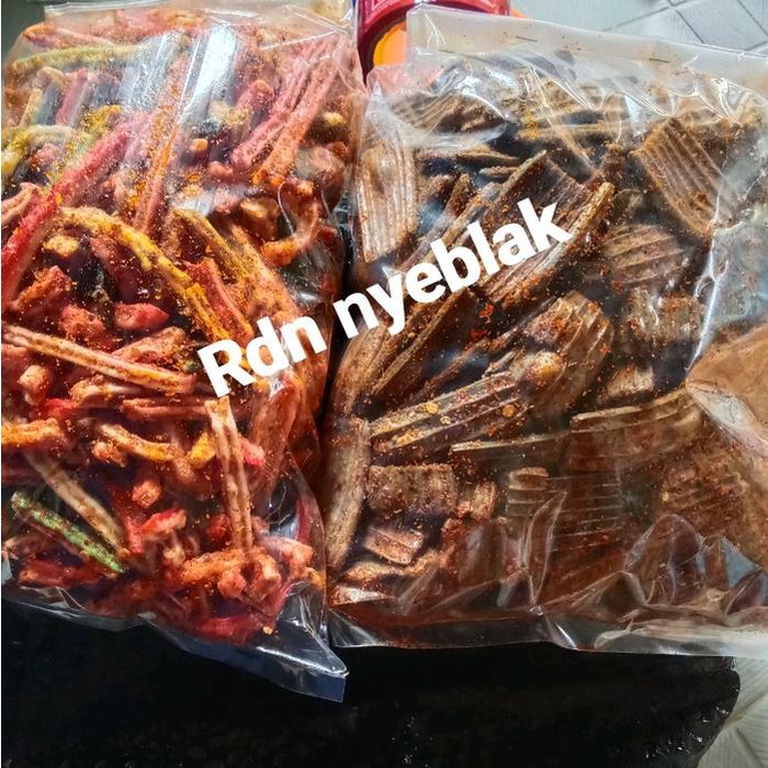 

paket JJ 1kg ,500grmseblak bantat krupuk jengkol. sama500grm seblak bantat krupuk jaat beton daun