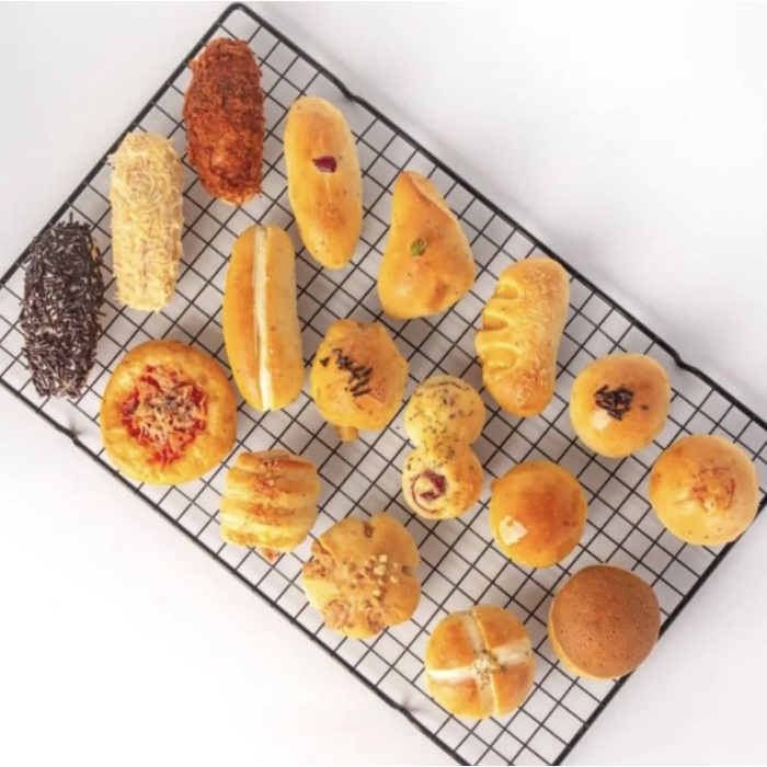 

Terbaru!! Roti Sourdough Kecil Isi 24 - Mix (Manis Semua) Packing Aman