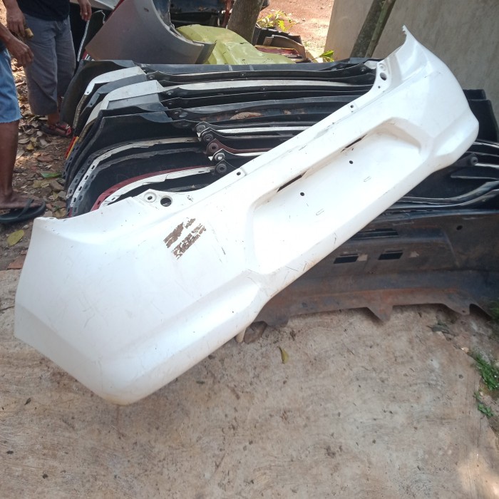 Bumper belakang agya ayla tahun 2015