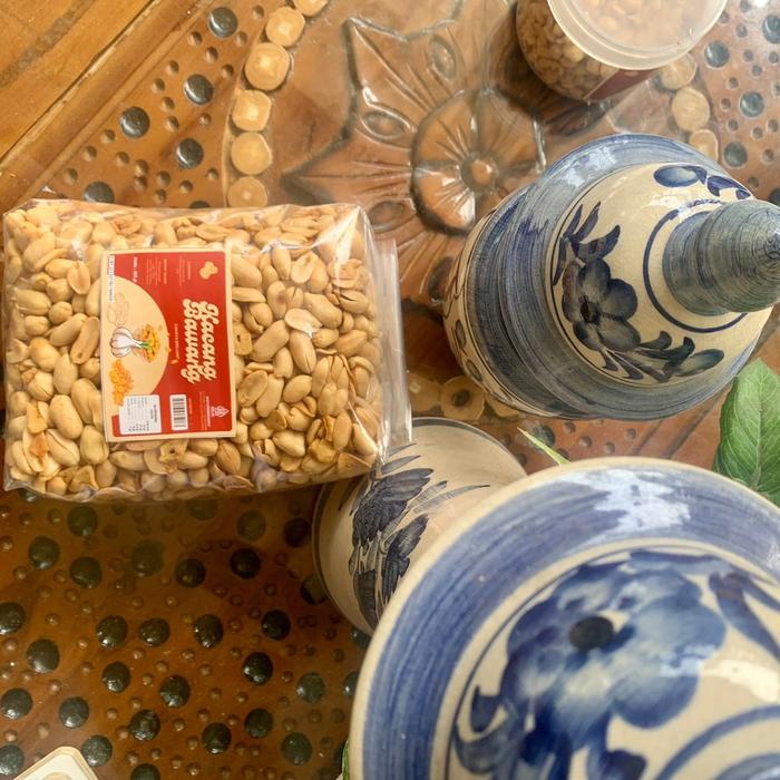 

HJK Best Seller (COD) Kacang Goreng Bawang Renyah Premium ini 1 kg Refil Food Snack Goreng Camilan