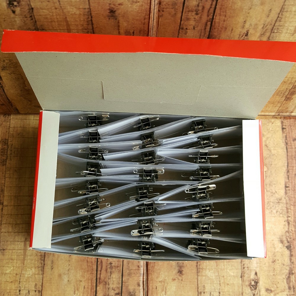 

iK! Name Tag MULTI Jepit + Peniti / Namebadges Tanda Peserta [isi 50]