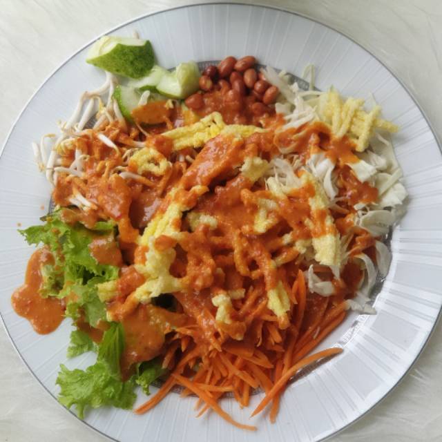 

Asinan sayur betawi/ Asinan Betawi bumbu kacang homemade. SEKARANG TERSEDIA DALAM 2