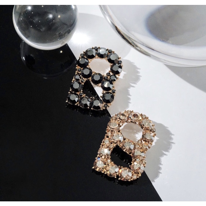 ACCMT- READY BUTTONSCARVES ORLIN BROOCH