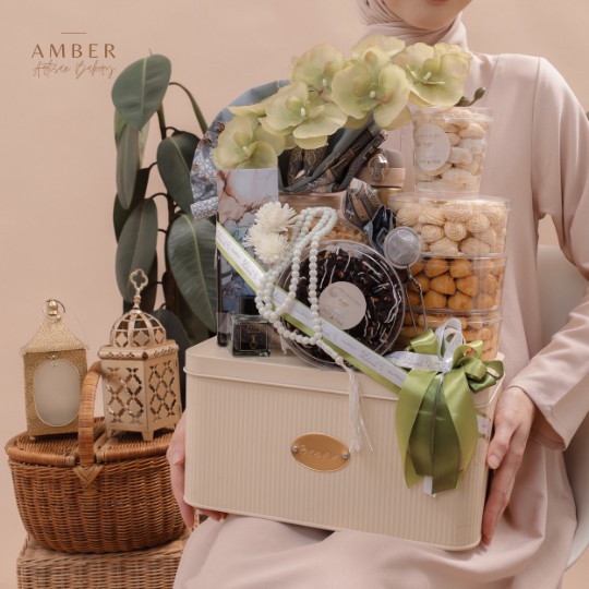 

Hampers Parsel Parcel Lebaran Mewah Kue Kering diffuser Lux 2