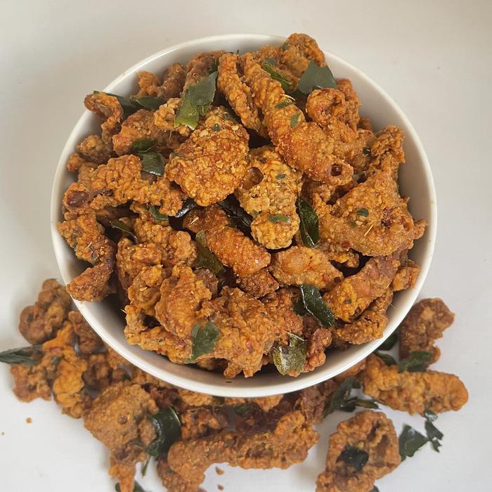 

Kulit ayam Crispy 250 gram Food Snacks Pedas Keripik