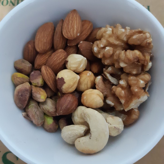 

MIX NUT ISI 5 MACAM WALNUT, PISTACHIO ALMOND, HAZELNUT ,CASHEW 500gram