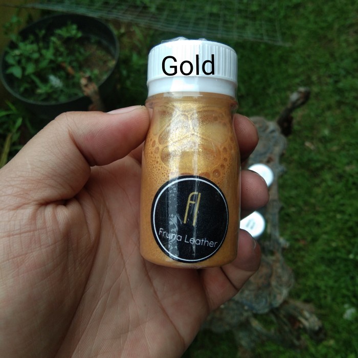 MMT- Cat Kulit Sepatu Tas Jaket Kanvas Gold Water Base