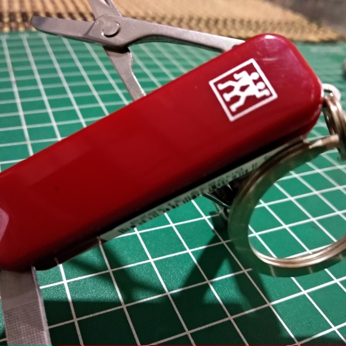 ..... Zwilling . J.A Henckless . Nail Clipers