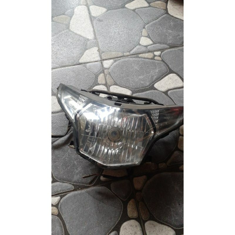 headlamp atau lampu depan CBR250r cbu