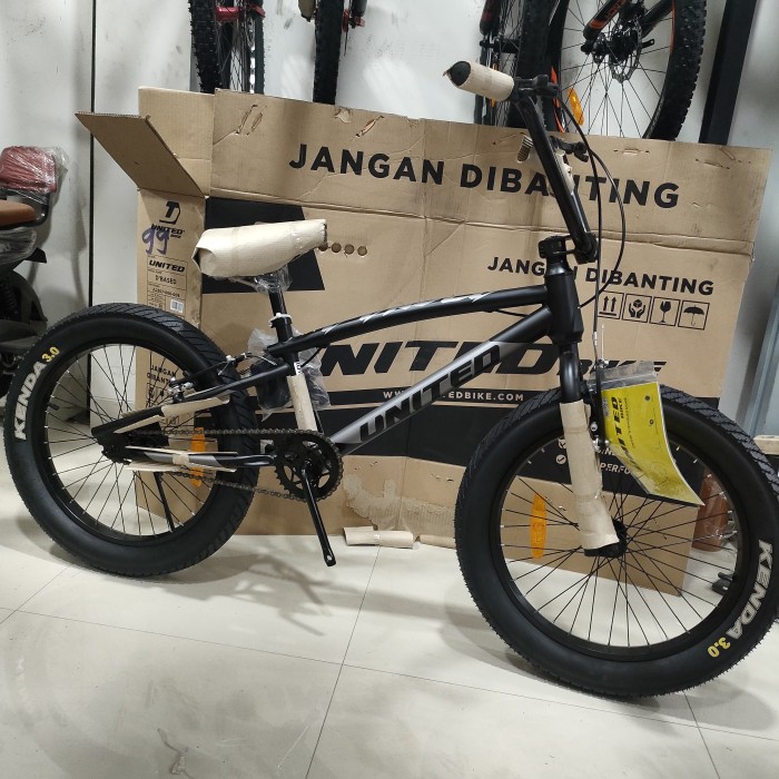 SEPEDA ANAK BMX UNITED 20IN D'BASED NEW... Kode 368