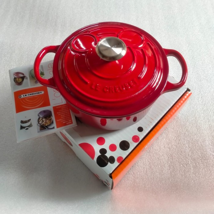 le Creuset cast Iron original made in France 18 cm Mickey series