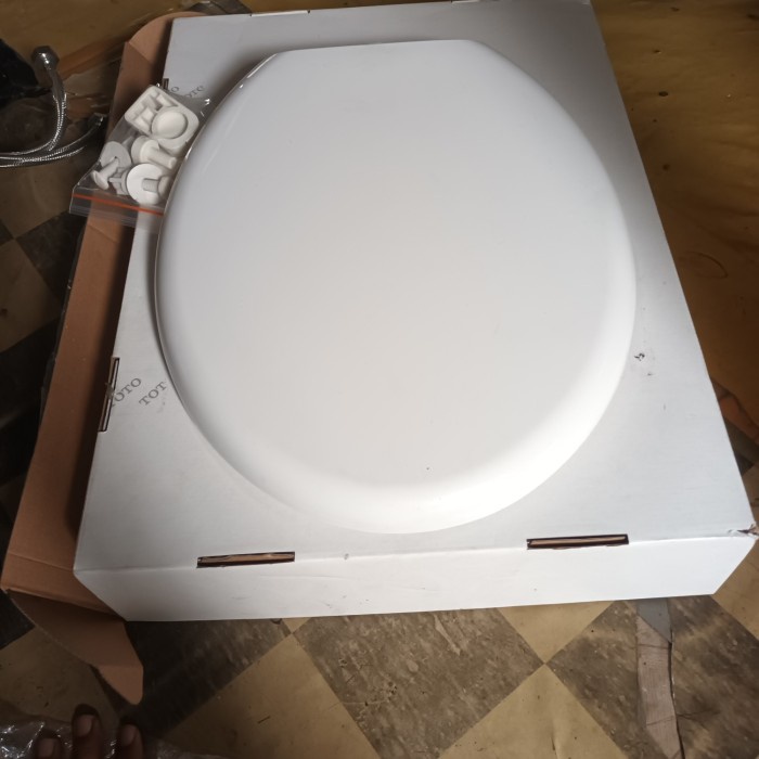 tutup closet duduk merek toto Tc 505