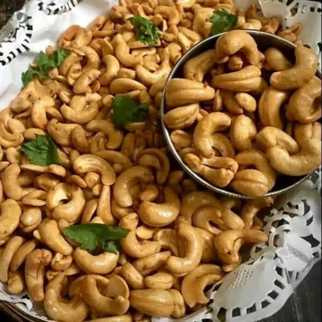 

Kacang mete matang goreng bawang 1kg kacang mete wonogiri mede mateng Food Cemilan Snacks Mente Asin