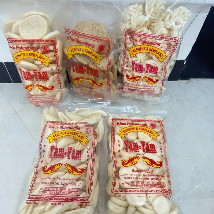 

Paket kerupuk super A 5bungkus (kancing,kulit,sanggul,buncis,mini@200gr)