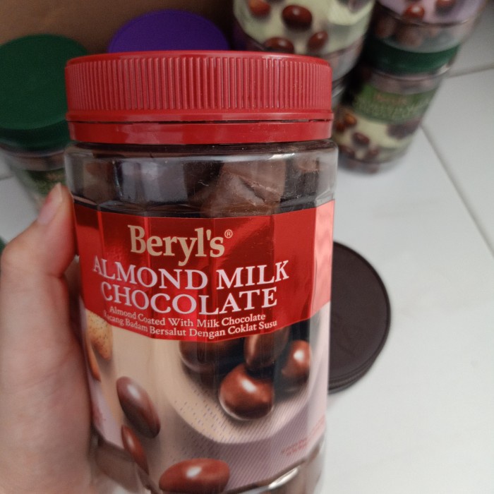 

BARANG TERLARIS BERYLS CHOCOLATE ALMOND DARK WHITE MILKCOKLAT RAISIN BERYL'S GREEN TEA
