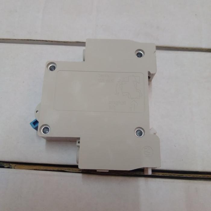 JTTOP" MCB 4A MERLIN GERIN BIRU