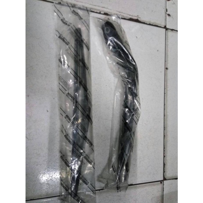 Wiper Belakang Avanza Veloz Gagang Arm & Wiper Belakang Avanza Veloz Kode 082
